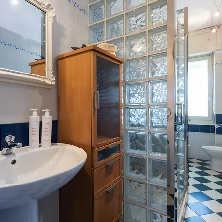 Adriana Family By Wonderful Italy